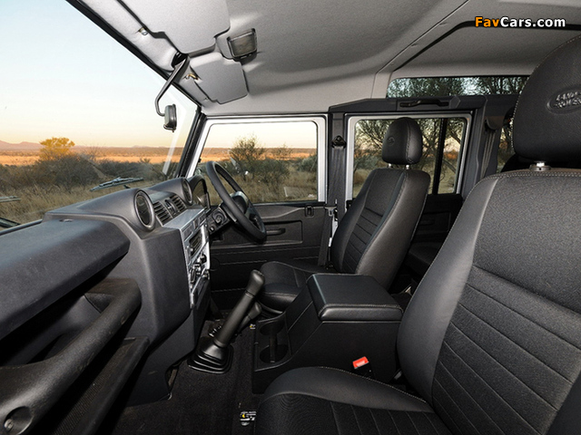 Images of Land Rover Defender 110 Limited Edition 2011 (640 x 480)