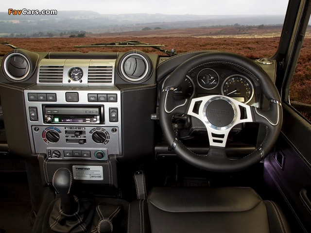 Images of Twisted Land Rover Defender 110 Station Wagon French Edition 2012 (640 x 480)