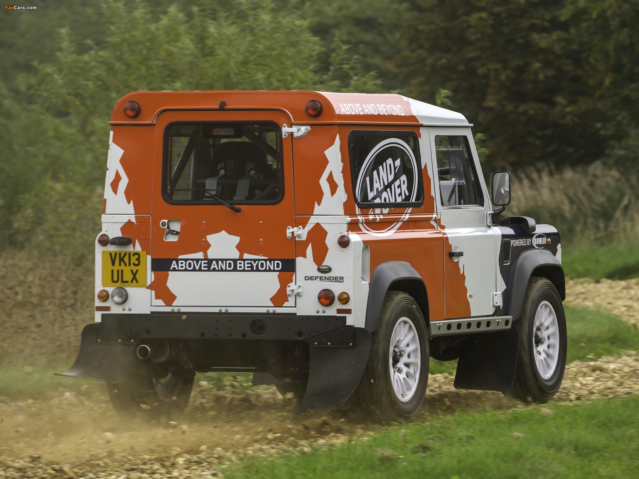 Images of Land Rover Defender Challenge Car 2014 (2048 x 1536)