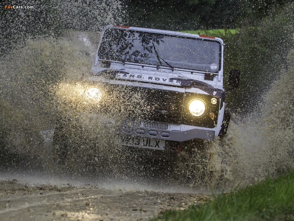 Images of Land Rover Defender Challenge Car 2014 (1024 x 768)