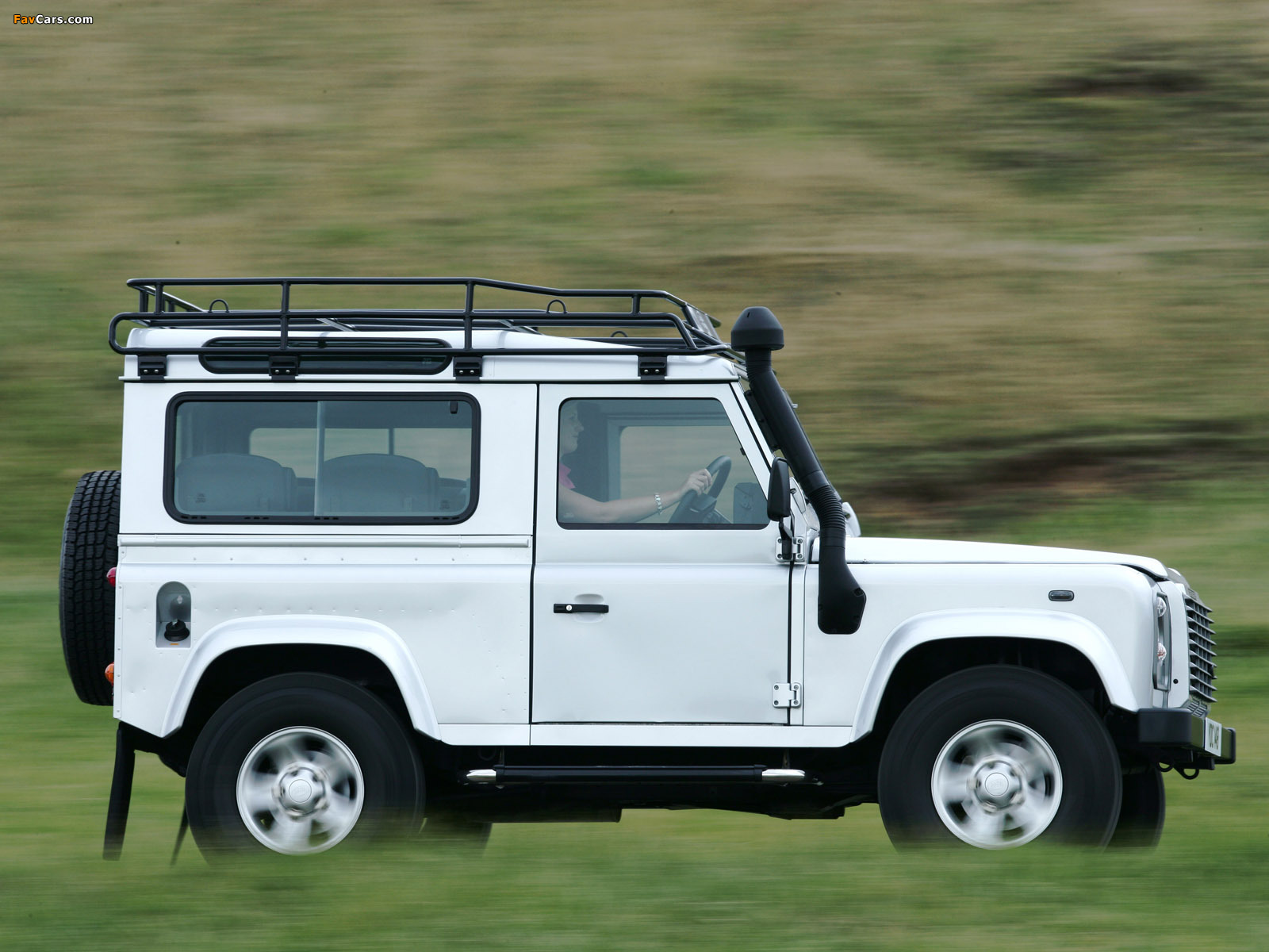 Images of Land Rover Defender 90 Station Wagon 1990–2007 (1600 x 1200)