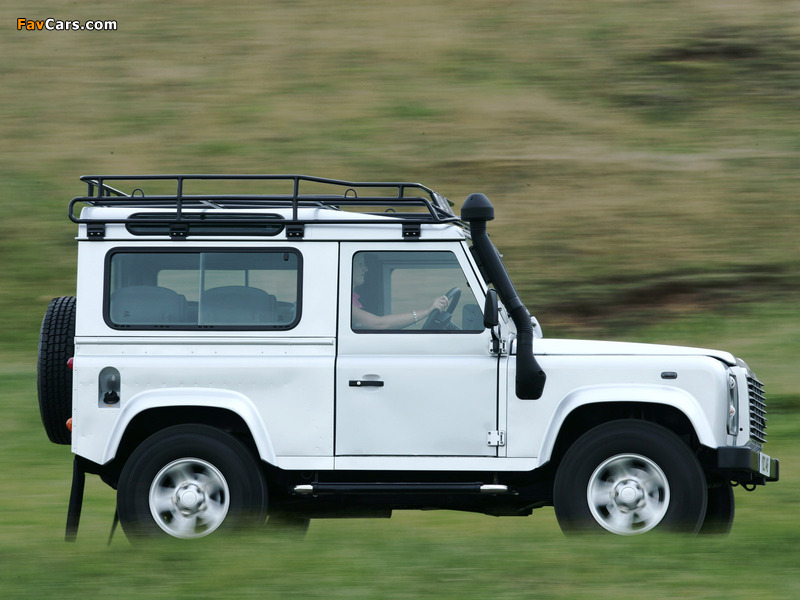 Images of Land Rover Defender 90 Station Wagon 1990–2007 (800 x 600)