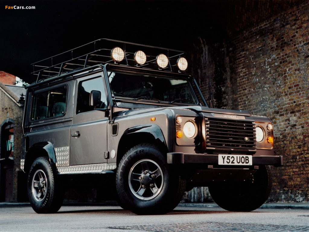 Images of Land Rover Defender 90 Tomb Raider Limited Edition 2001 (1024 x 768)