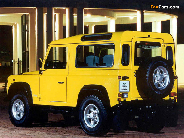 Land Rover Defender 90 Station Wagon ZA-spec 1990–2007 images (640 x 480)