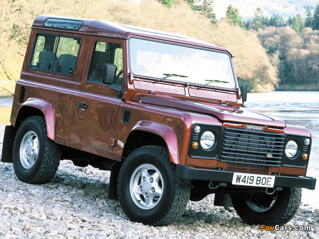 Land Rover Defender 90 Station Wagon 1990–2007 photos (640 x 480)