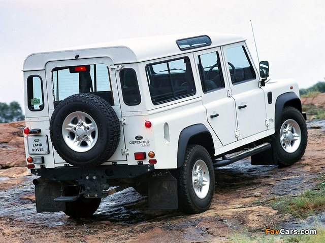 Land Rover Defender 110 Station Wagon ZA-spec 1990–2007 pictures (640 x 480)