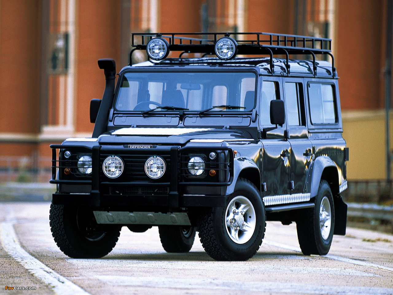 Land Rover Defender 110 Station Wagon AU-spec 1990–2007 wallpapers (1280 x 960)