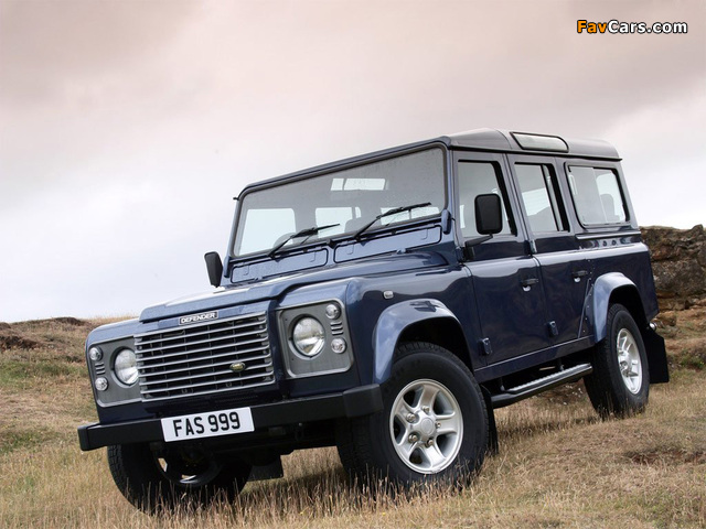 Land Rover Defender 110 Station Wagon 1990–2007 wallpapers (640 x 480)