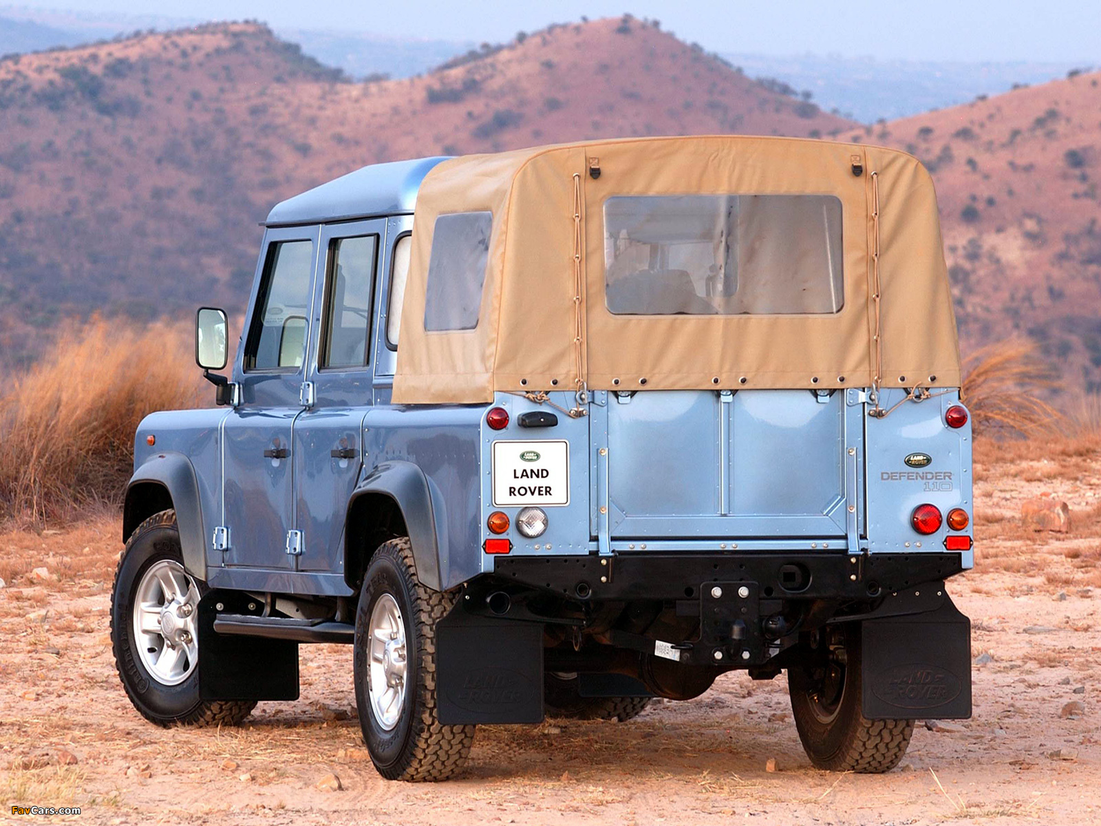 Land Rover Defender 110 Double Cab Pickup ZA-spec 1990–2007 wallpapers (1600 x 1200)