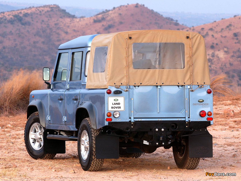 Land Rover Defender 110 Double Cab Pickup ZA-spec 1990–2007 wallpapers (800 x 600)