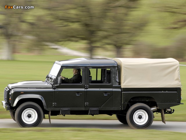 Land Rover Defender 130 Double Cab High Capacity Pickup UK-spec 2007 images (640 x 480)