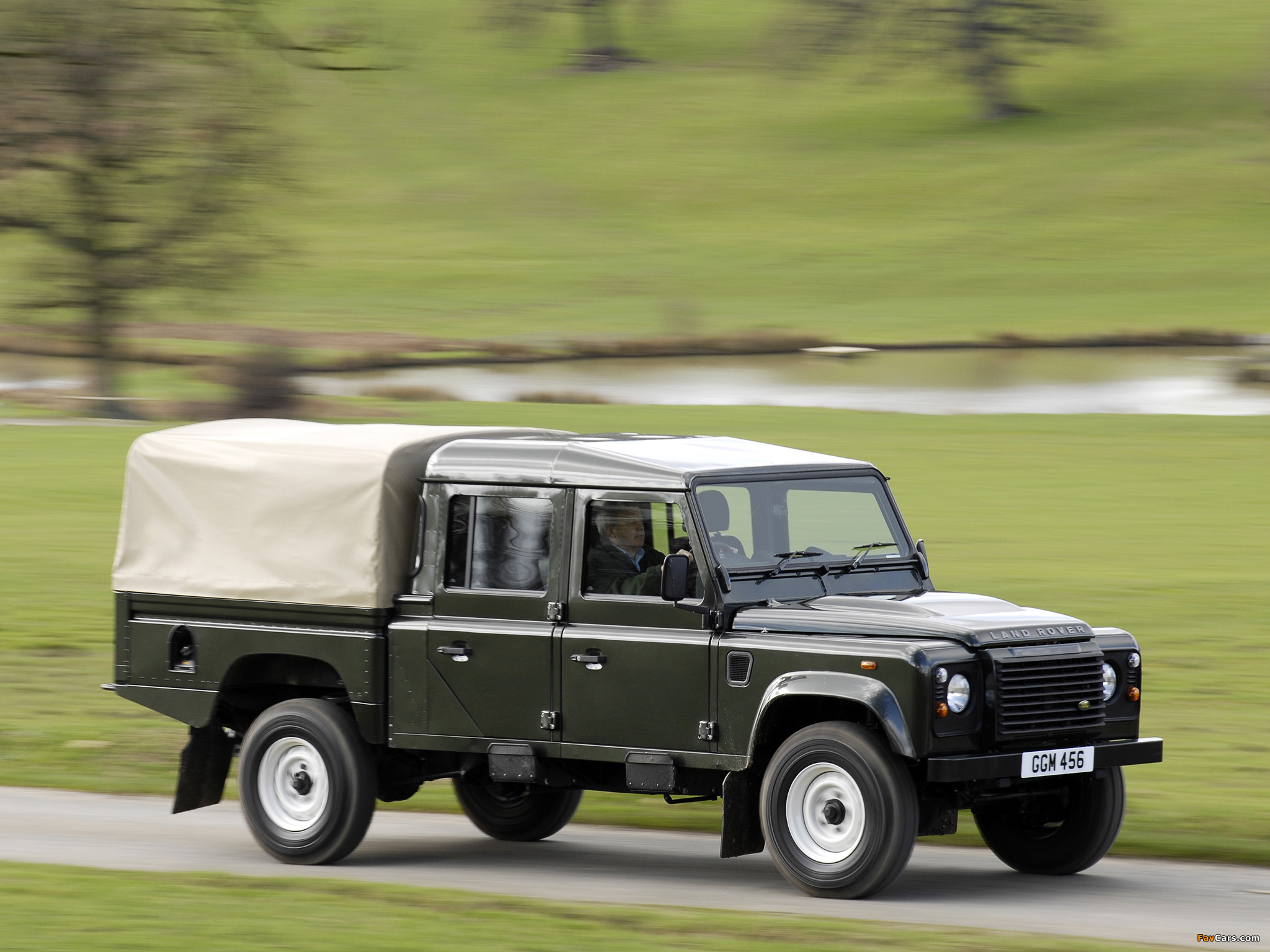 Land Rover Defender 130 Double Cab High Capacity Pickup UK-spec 2007 images (2048 x 1536)