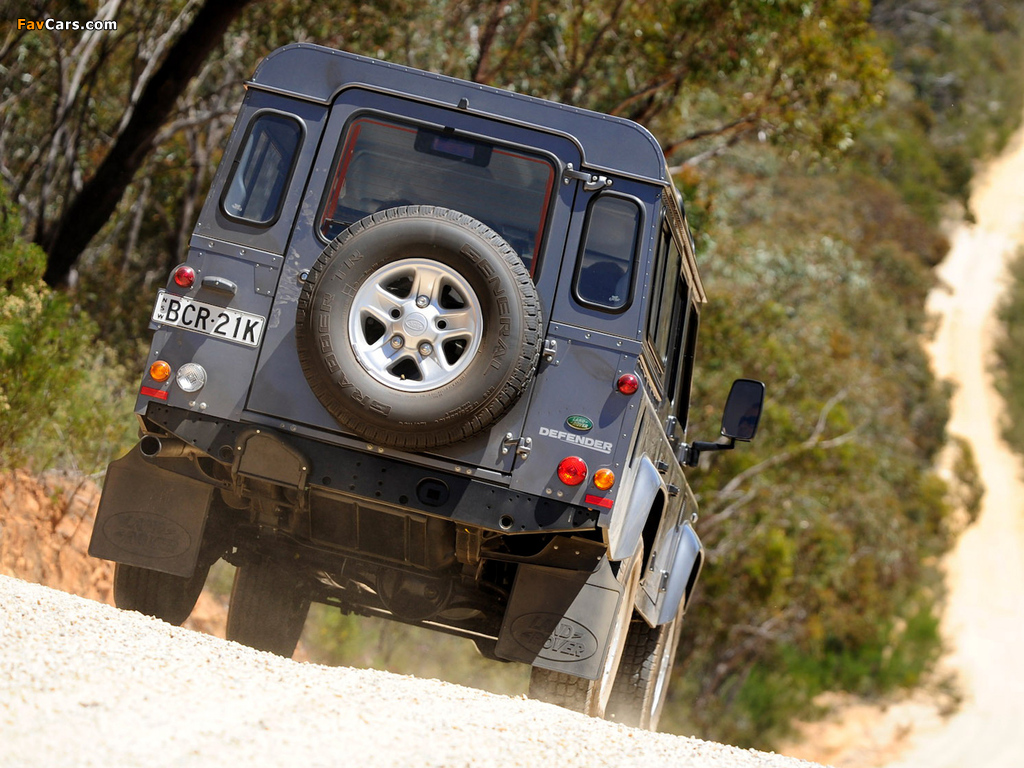 Land Rover Defender 110 Station Wagon AU-spec 2007 photos (1024 x 768)