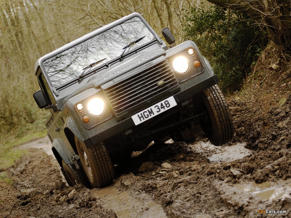 Land Rover Defender 90 Pickup UK-spec 2007 photos (1024 x 768)