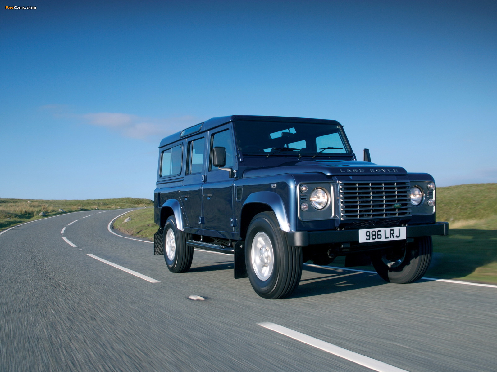 Land Rover Defender 110 Station Wagon UK-spec 2007 pictures (1600 x 1200)