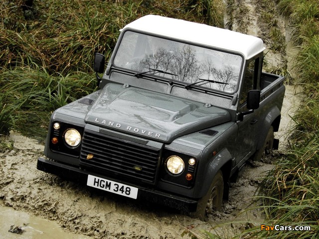 Land Rover Defender 90 Pickup UK-spec 2007 pictures (640 x 480)