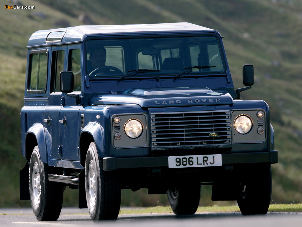 Land Rover Defender 110 Station Wagon UK-spec 2007 wallpapers (1024 x 768)