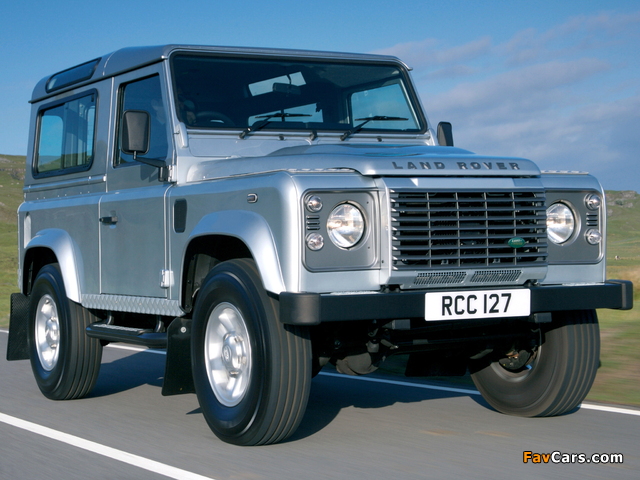 Land Rover Defender 90 Station Wagon 2007 wallpapers (640 x 480)