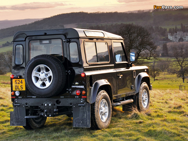 Land Rover Defender 90 Station Wagon 2007 wallpapers (640 x 480)