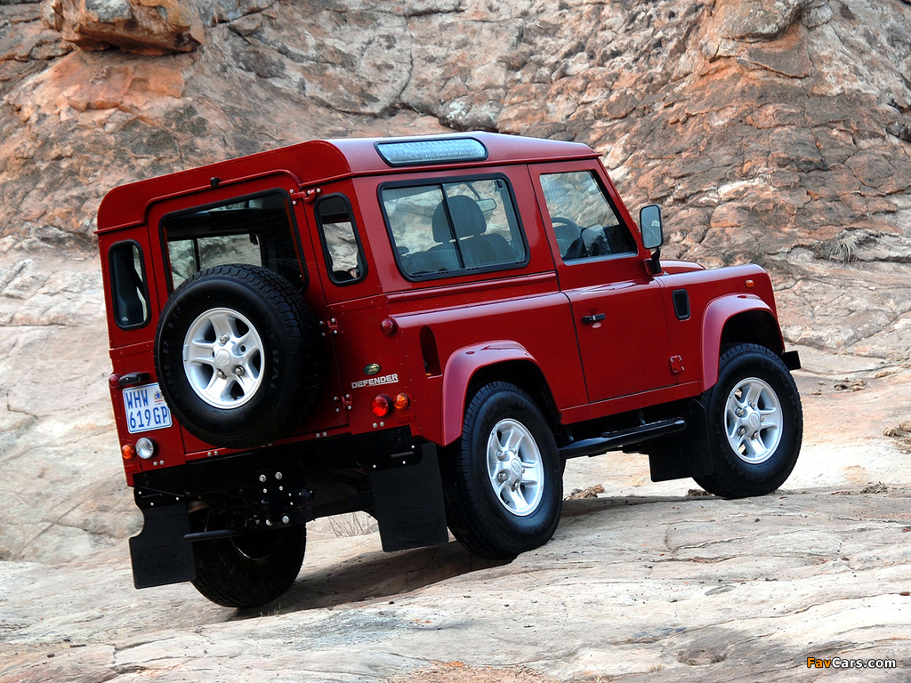 Land Rover Defender 90 Station Wagon ZA-spec 2007 wallpapers (1024 x 768)