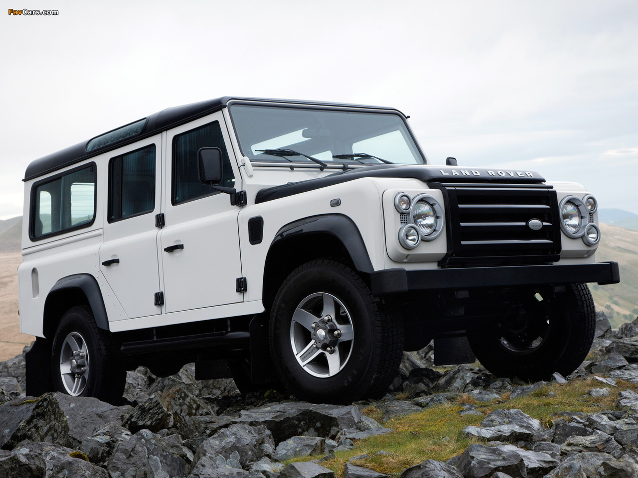 Land Rover Defender Ice 2009 wallpapers (1280 x 960)