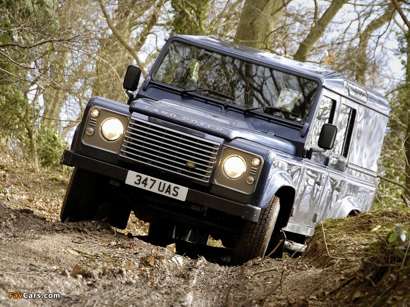 Land Rover Defender 110 Utility Wagon UK-spec 2009 wallpapers (800 x 600)