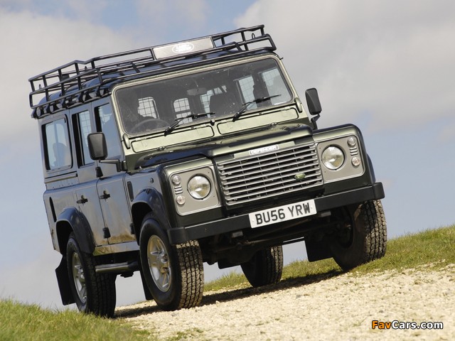 Land Rover Defender 110 Station Wagon 1990–2007 pictures (640 x 480)