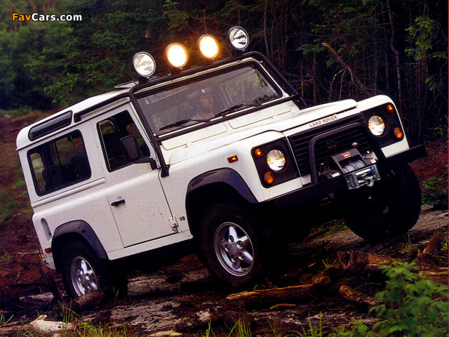 Land Rover Defender 90 NAS Station Wagon 1993–97 pictures (640 x 480)