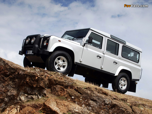 Land Rover Defender Silver Limited Edition 2005 photos (640 x 480)