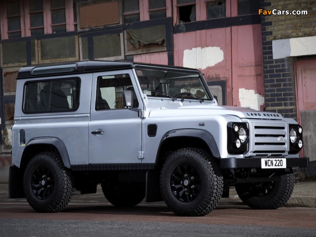 Land Rover Defender 90 Station Wagon X-Tech 2011 images (640 x 480)