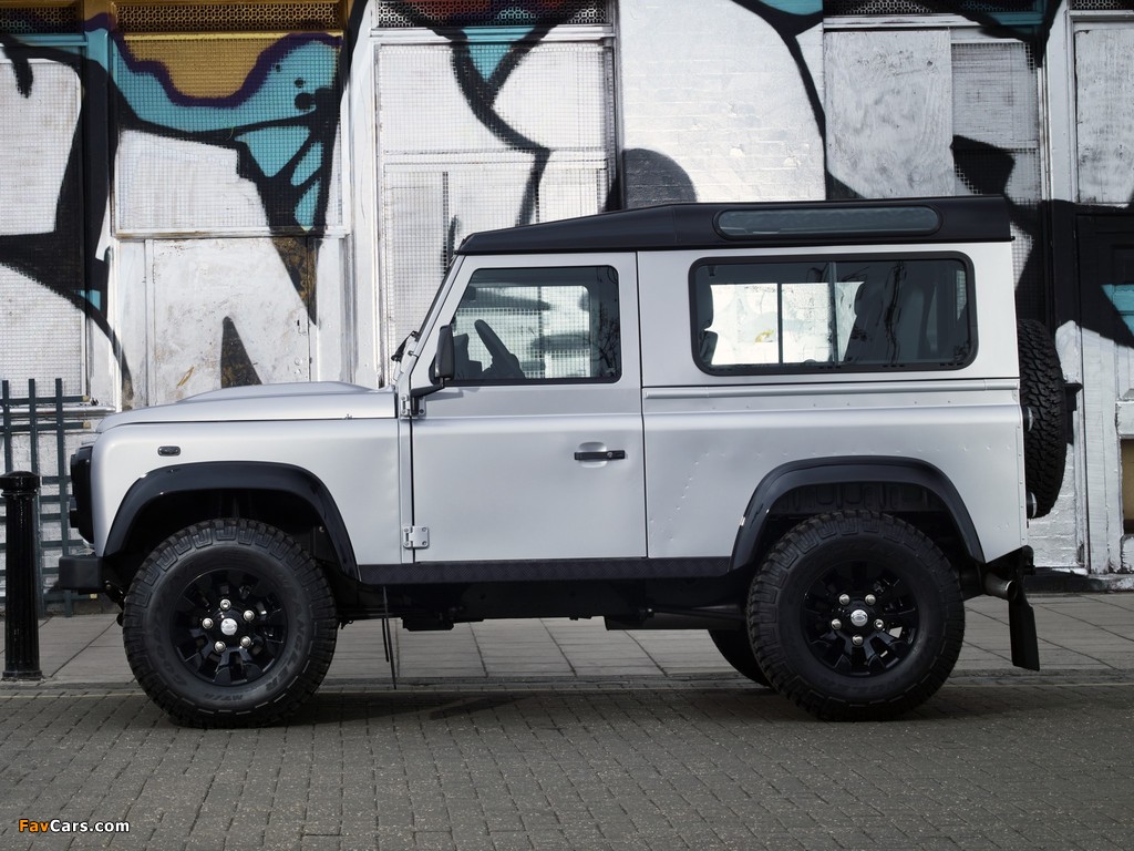 Land Rover Defender 90 Station Wagon X-Tech 2011 wallpapers (1024 x 768)