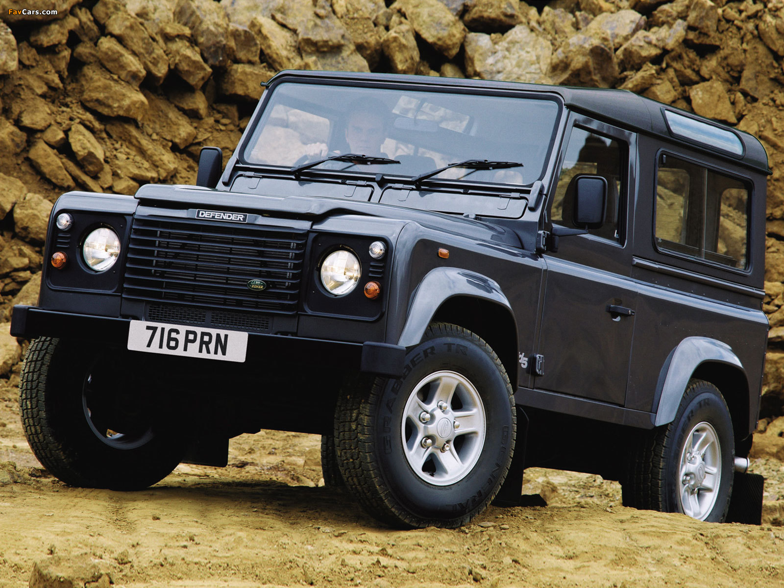 Photos of Land Rover Defender 90 Station Wagon 1990–2007 (1600 x 1200)