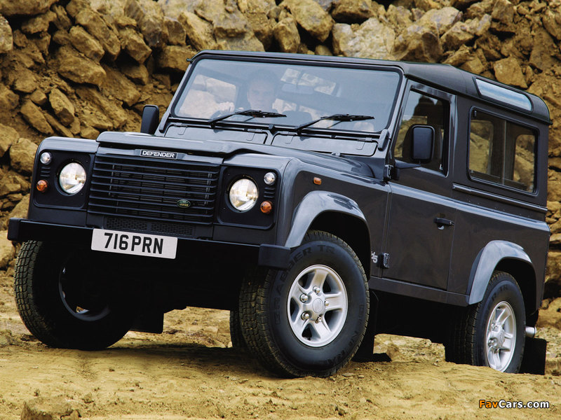 Photos of Land Rover Defender 90 Station Wagon 1990–2007 (800 x 600)