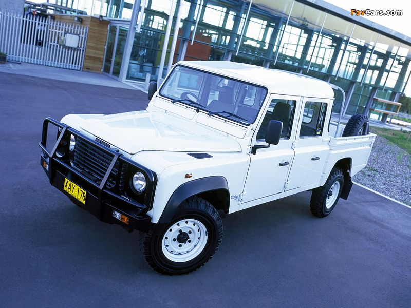 Photos of Land Rover Defender 130 Double Cab Pickup AU-spec 1990–2007 (800 x 600)