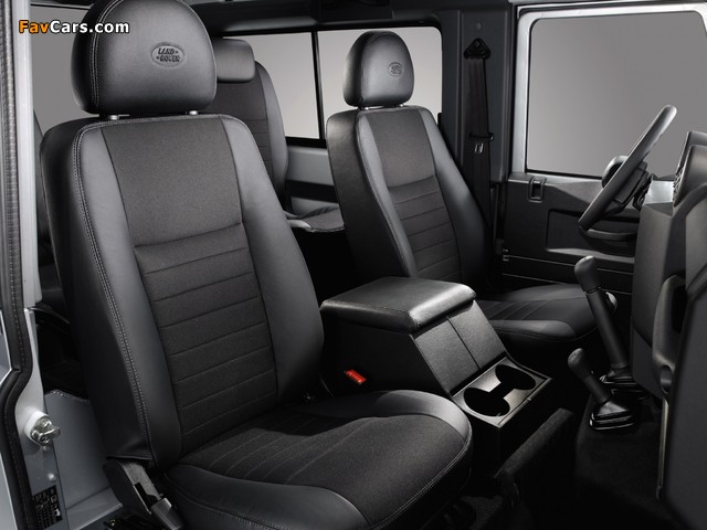 Photos of Land Rover Defender 90 Station Wagon X-Tech 2011 (640 x 480)