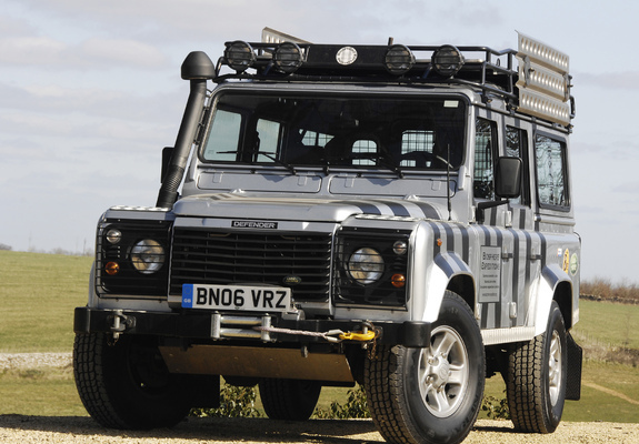 Photos of Land Rover Defender 110 Station Wagon 1990–2007