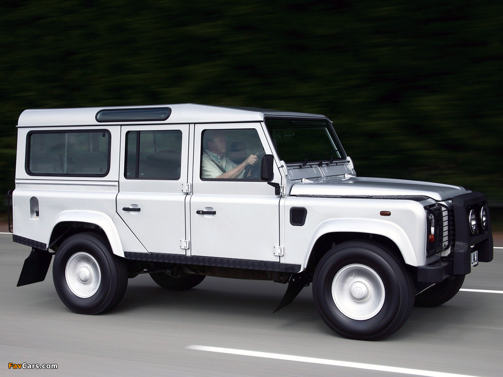 Photos of Land Rover Defender Silver Limited Edition 2005 (1024 x 768)