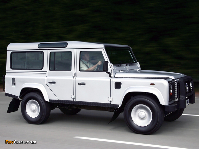 Photos of Land Rover Defender Silver Limited Edition 2005 (640 x 480)