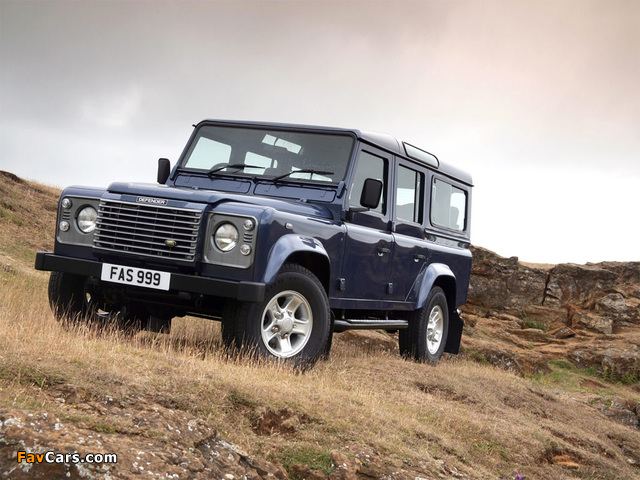Pictures of Land Rover Defender 110 Station Wagon 1990–2007 (640 x 480)