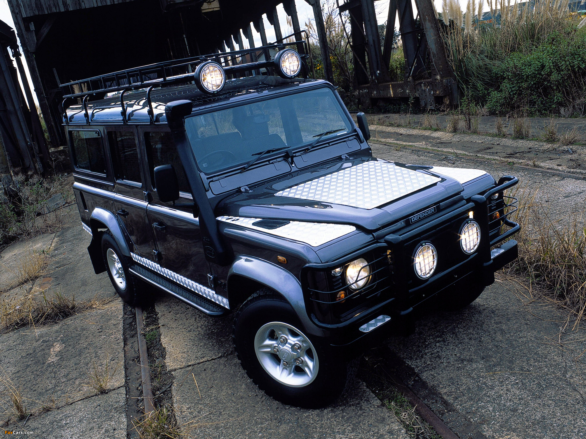 Pictures of Land Rover Defender 110 Station Wagon AU-spec 1990–2007 (2048 x 1536)