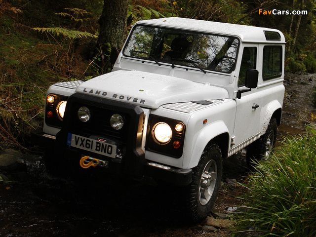 Pictures of Land Rover Defender 90 Station Wagon EU-spec 2007 (640 x 480)