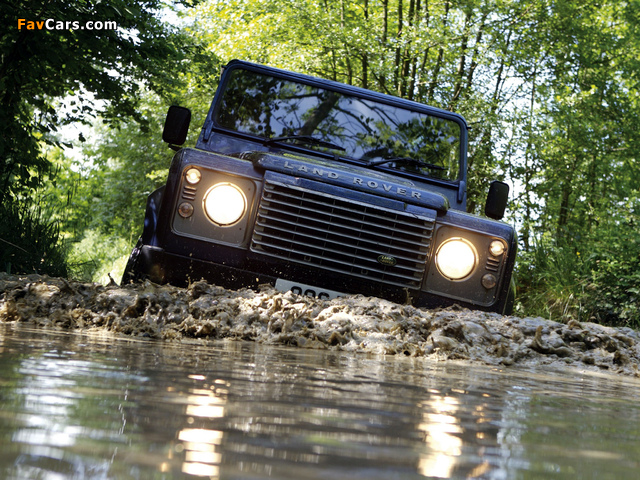 Pictures of Land Rover Defender 110 Station Wagon UK-spec 2007 (640 x 480)
