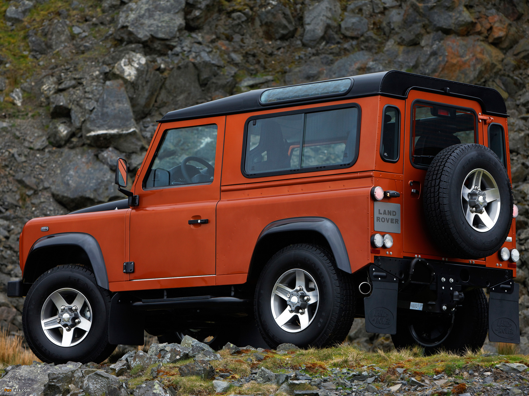 Pictures of Land Rover Defender Fire 2009 (2048 x 1536)