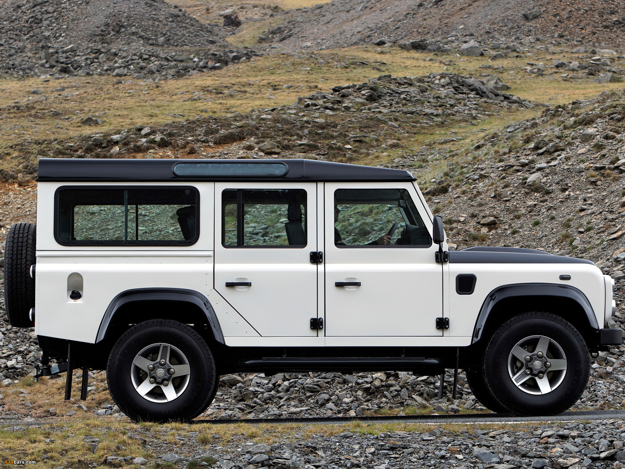 Pictures of Land Rover Defender Ice 2009 (2048 x 1536)