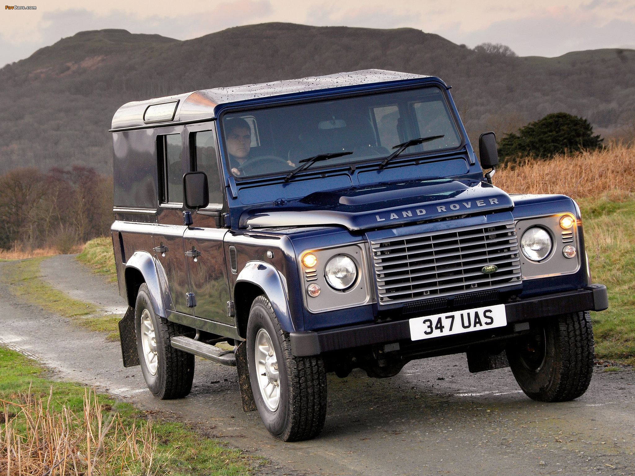 Pictures of Land Rover Defender 110 Utility Wagon UK-spec 2009 (2048 x 1536)