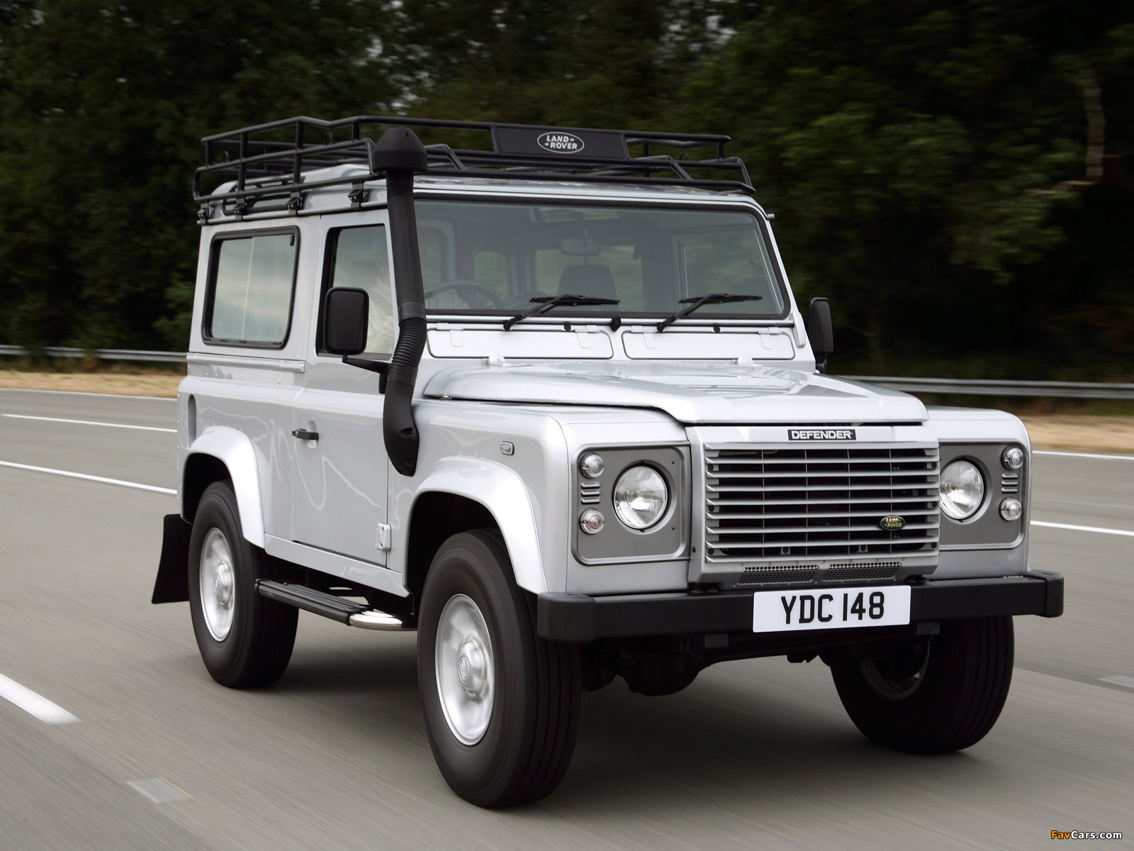 Pictures of Land Rover Defender 90 Station Wagon 1990–2007 (1600 x 1200)