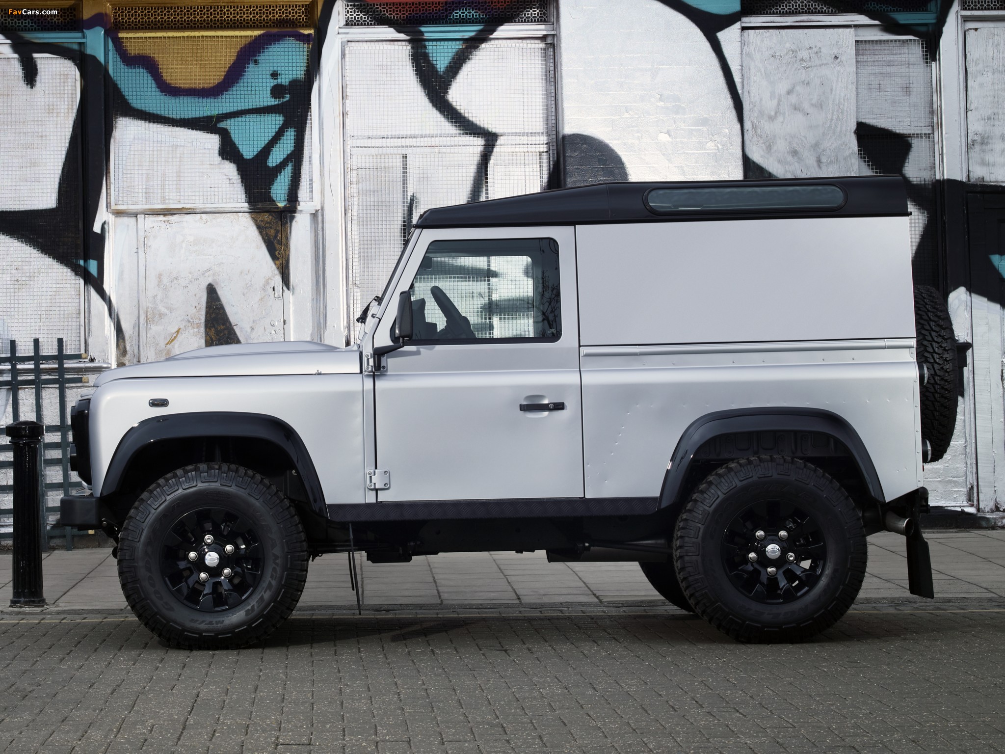 Pictures of Land Rover Defender 90 Hard Top X-Tech 2011 (2048 x 1536)