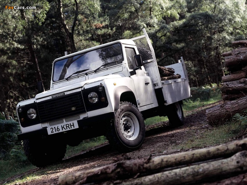 Land Rover Defender 130 Tipper 1990–2007 wallpapers (800 x 600)