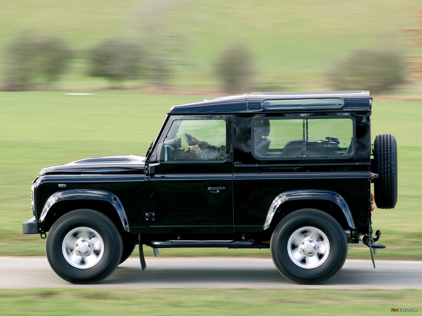 Land Rover Defender 90 Station Wagon 2007 wallpapers (1600 x 1200)