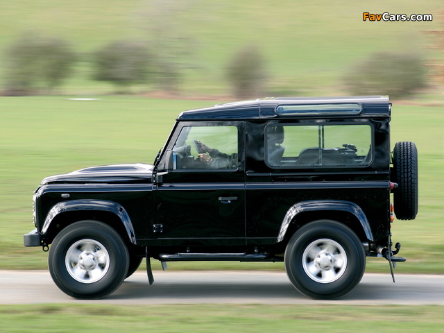 Land Rover Defender 90 Station Wagon 2007 wallpapers (640 x 480)